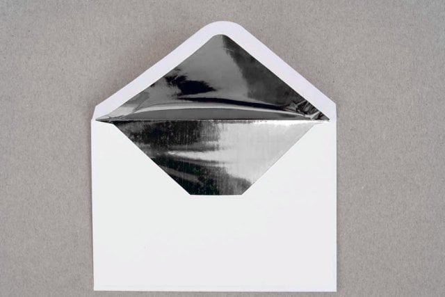 Enveloppes DIN C5, blanches avec doublure argentée