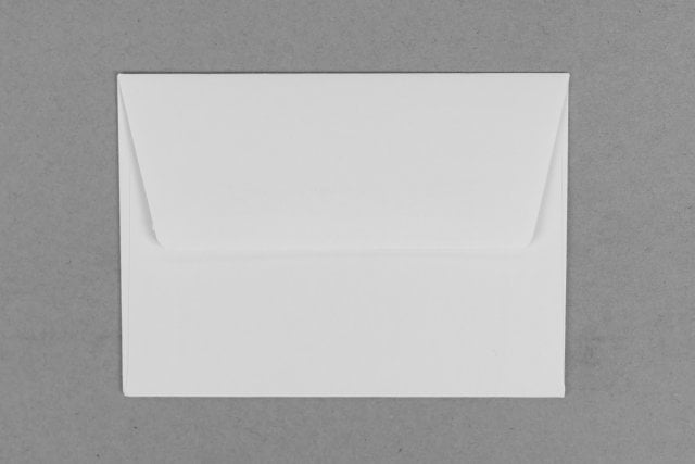 Enveloppes DIN C7 adhésives, blanches