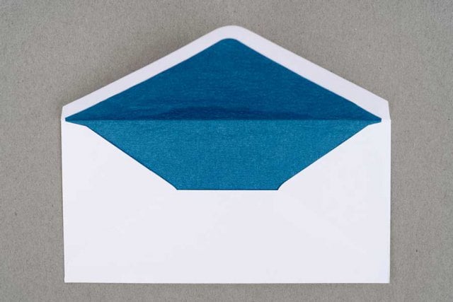 Enveloppes DIN long, Blanc avec doublure intérieure bleue