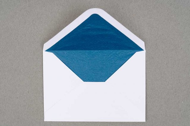 Enveloppes DIN C6, blanches avec doublure intérieure bleue
