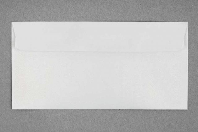 Enveloppes DIN long adhésives, blanc nacré