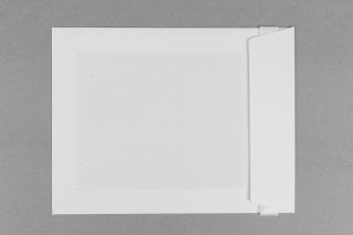 Enveloppes 185x240mm, blanches avec dos cartonné